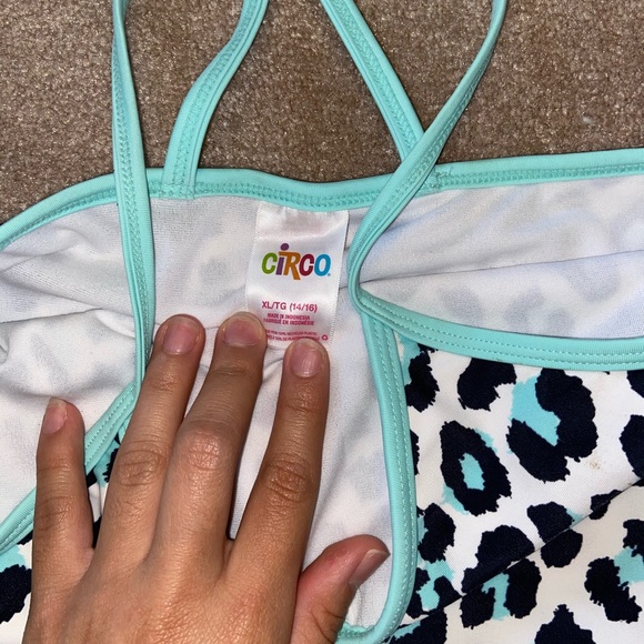 Bundle of swimsuit and swimsuit top - Picture 2 of 5